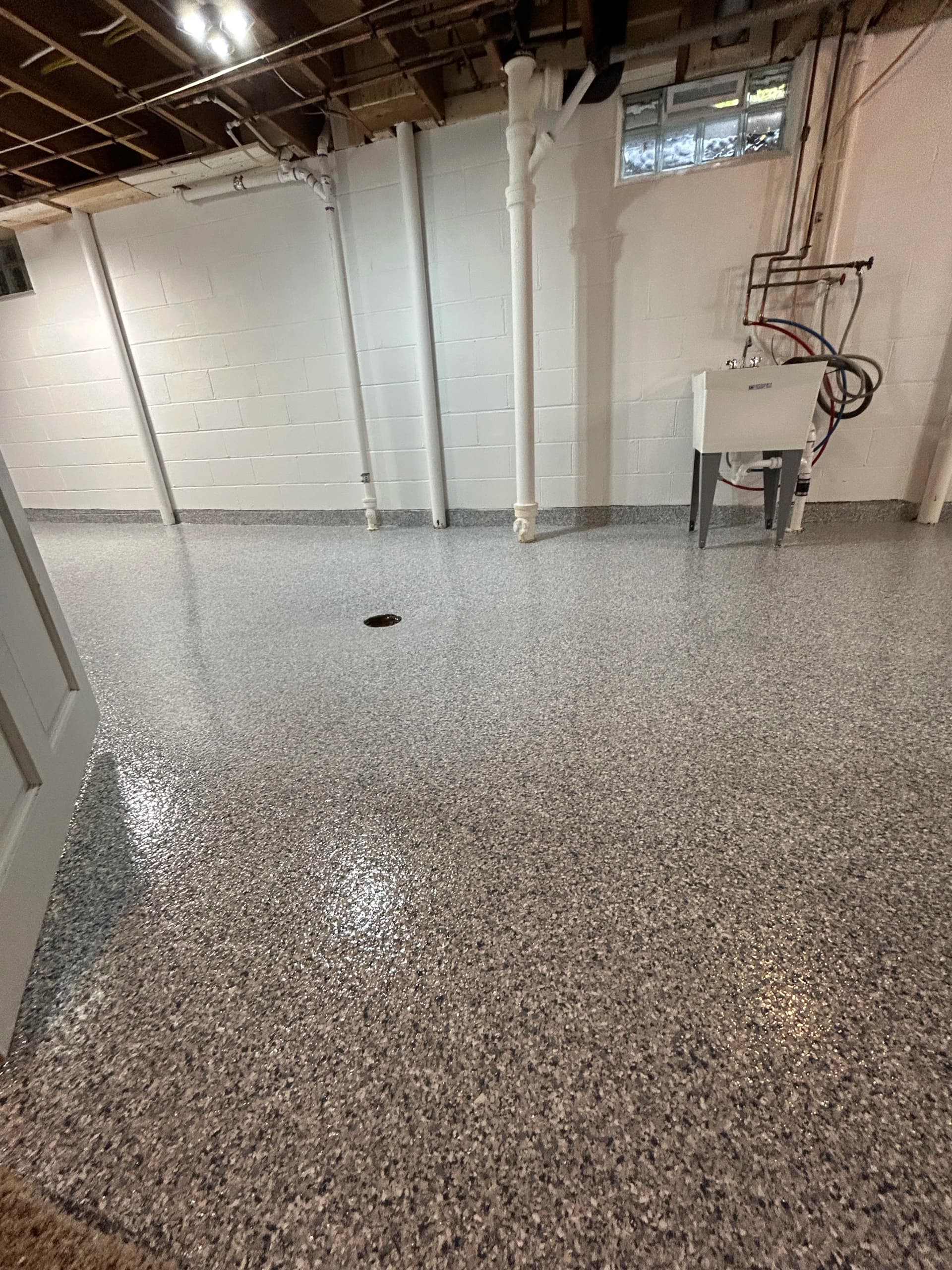 Full Flake Epoxy Basement Floor in Tidal Wave