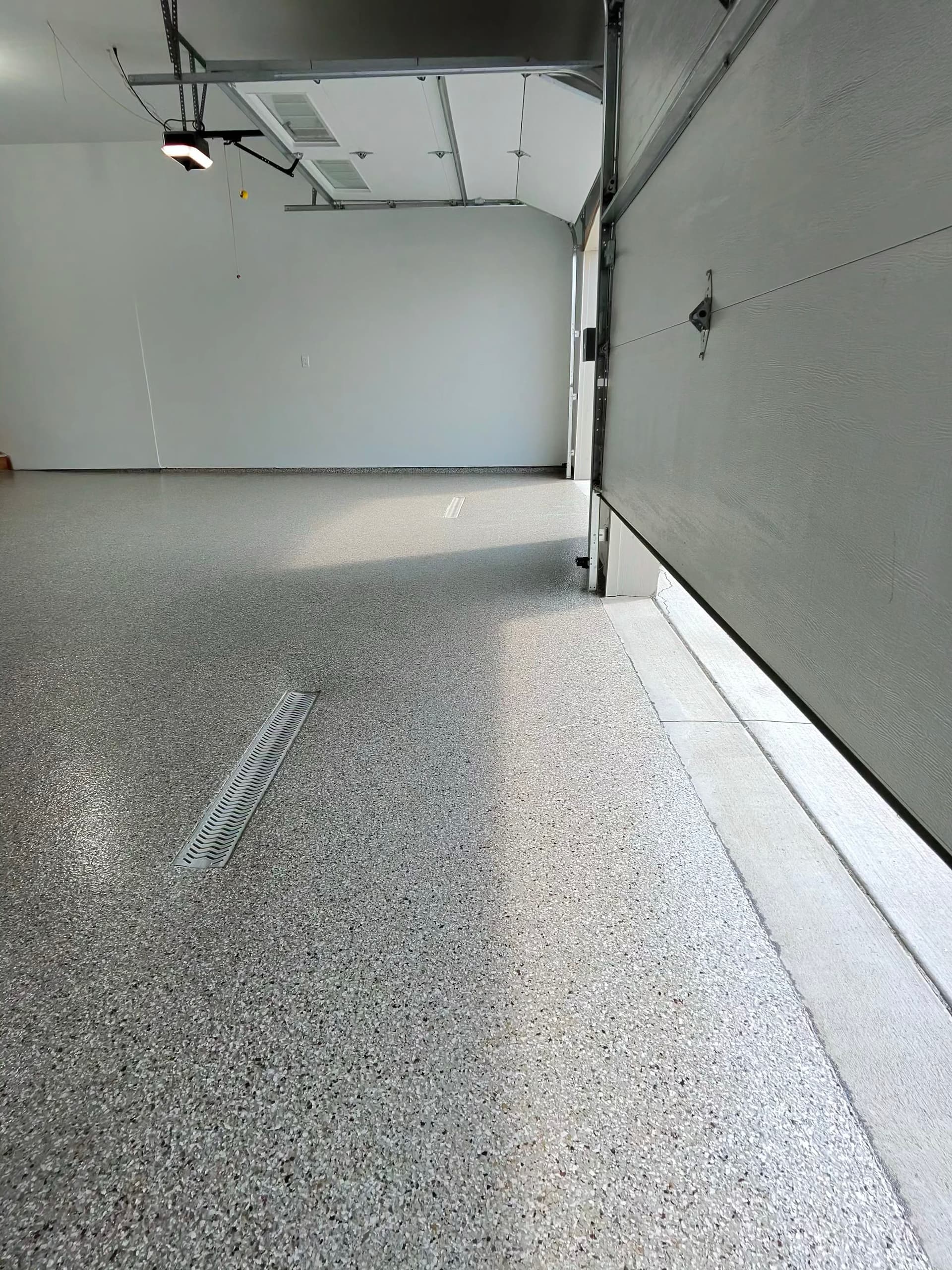 Gallery photos for Lake Elmo Garage Floor Gets a Full Flake Coating Upgrade: Image #1